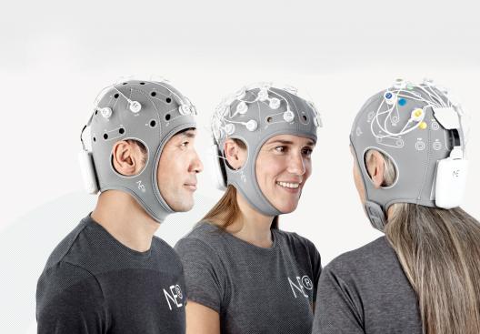 EEG tCS multichannel tACS, tRNS, visualisation par simulation du champ électrique induit